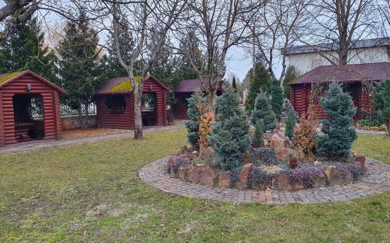 https://karpatiaettermek.hu/wp-content/uploads/2021/02/Tiszaspeterfalva-Csardapark-Etterem-2-770x480.jpg