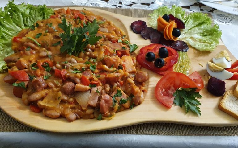 https://karpatiaettermek.hu/wp-content/uploads/2021/02/Tiszaspeterfalva-Csardapark-Etterem-7-770x480.jpg