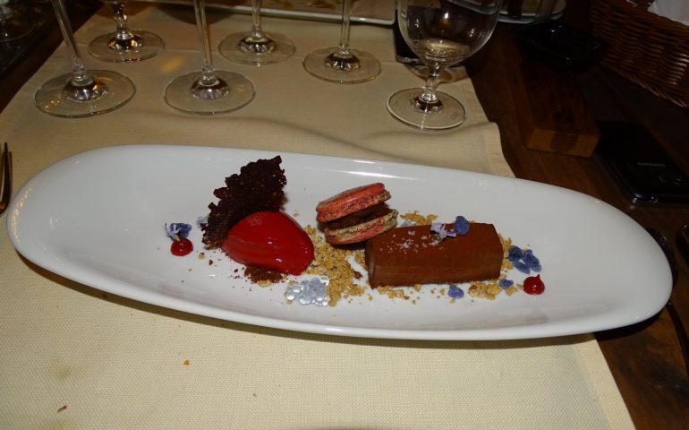 https://karpatiaettermek.hu/wp-content/uploads/2021/02/Villany-Mandula-etterem-es-borbar-8-770x480.jpg