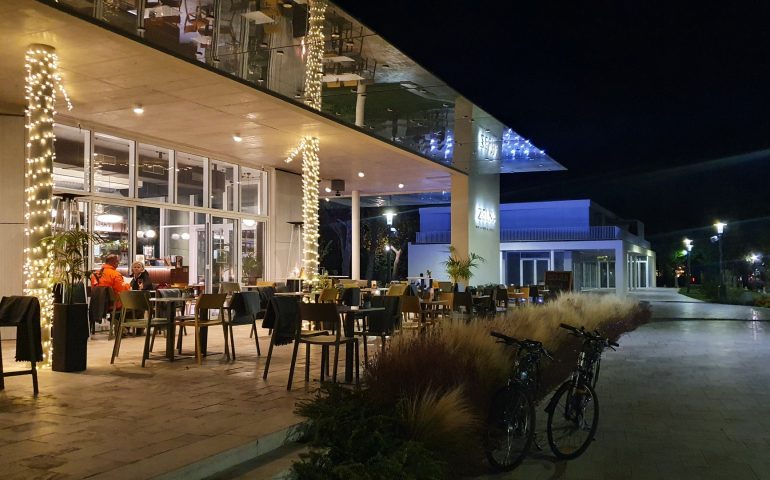 https://karpatiaettermek.hu/wp-content/uploads/2021/03/Balatonfured-Zelna-borbar-3-770x480.jpg