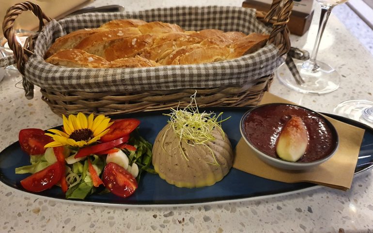 https://karpatiaettermek.hu/wp-content/uploads/2021/03/Balatonfured-Zelna-borbar-5-770x480.jpg