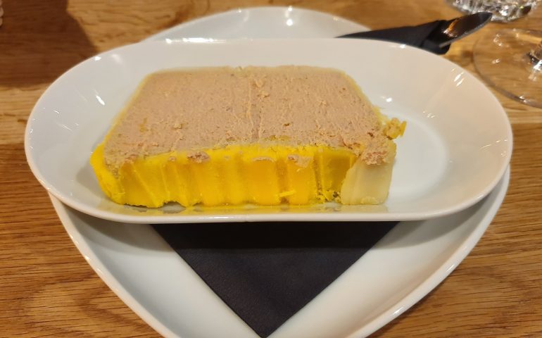 https://karpatiaettermek.hu/wp-content/uploads/2021/03/Budapest-Fill-the-Winebox-Borbar-6-770x480.jpg