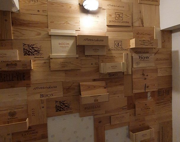 https://karpatiaettermek.hu/wp-content/uploads/2021/03/Budapest-Fill-the-Winebox-Borbar-8-608x480.jpg