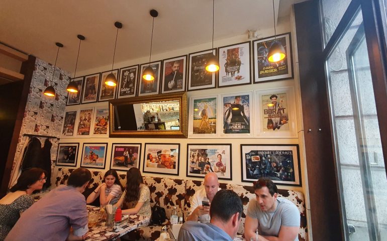 https://karpatiaettermek.hu/wp-content/uploads/2021/03/Budapest-Manga-Cowboy-Etterem-3-770x480.jpg