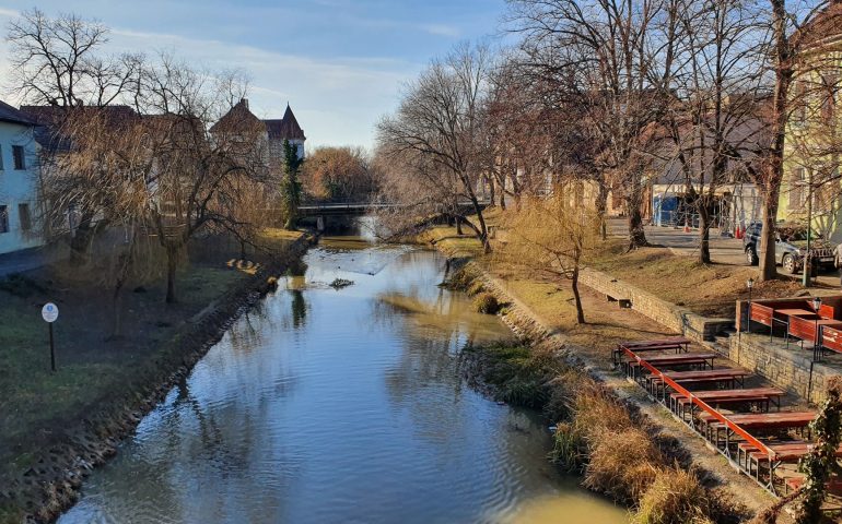 https://karpatiaettermek.hu/wp-content/uploads/2021/03/Gyula-Csiki-grebbelo-Sorozo-1-770x480.jpg