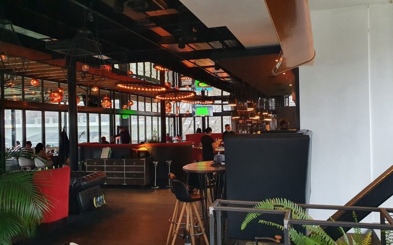https://karpatiaettermek.hu/wp-content/uploads/2021/03/Nagyvarad-Spoon-Bar-es-Grill-4-770x480.jpg
