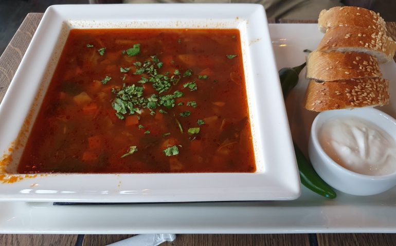 https://karpatiaettermek.hu/wp-content/uploads/2021/03/Nagyvarad-Spoon-Bar-es-Grill-7-770x480.jpg