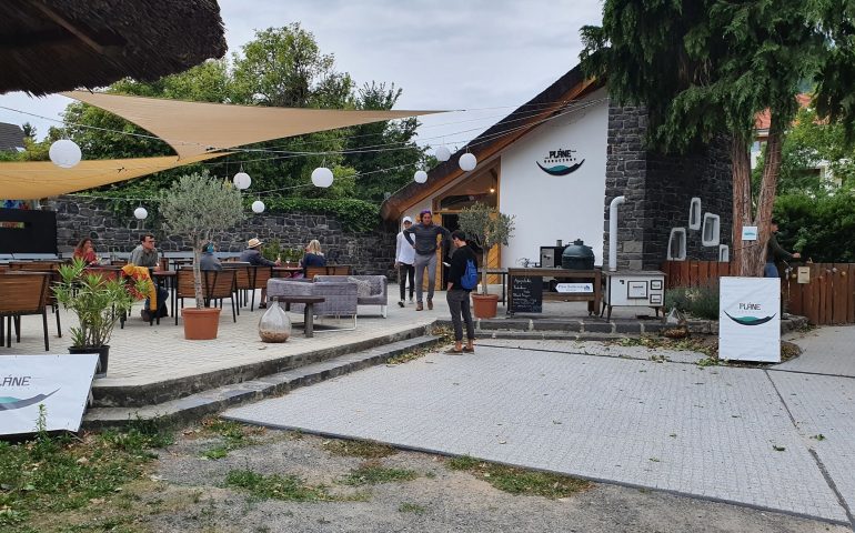 https://karpatiaettermek.hu/wp-content/uploads/2021/04/Badacsonytomaj-Plane-borbar-1-770x480.jpg