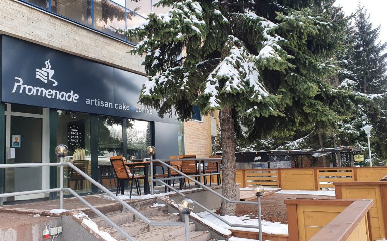 https://karpatiaettermek.hu/wp-content/uploads/2021/04/Csikszereda-Promenad-Cukraszda-3-770x480.jpg