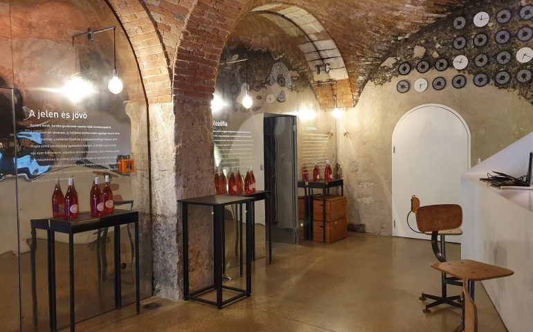 https://karpatiaettermek.hu/wp-content/uploads/2021/04/Eger-Fuzio-Borbar-4-770x480.jpg