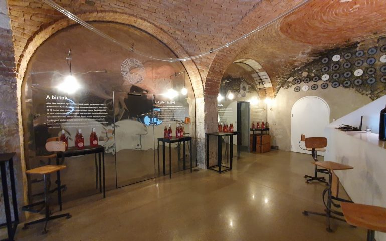https://karpatiaettermek.hu/wp-content/uploads/2021/04/Eger-Fuzio-Borbar-5-770x480.jpg