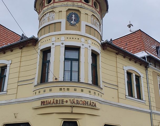 https://karpatiaettermek.hu/wp-content/uploads/2021/04/Gyergyoszentmiklos-Tikk-Takk-Bisztro-1-608x480.jpg
