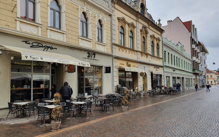 https://karpatiaettermek.hu/wp-content/uploads/2021/04/Nagyvarad-The-Dripper-Kavezo-7-770x480.jpg