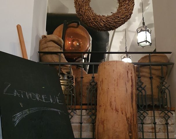 https://karpatiaettermek.hu/wp-content/uploads/2021/04/Pozsony-Beer-Palace-Gasztro-Kocsma-6-608x480.jpg