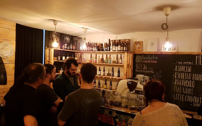 https://karpatiaettermek.hu/wp-content/uploads/2021/04/Temesvar-Viniloteca-Sorozo-5-770x480.jpg