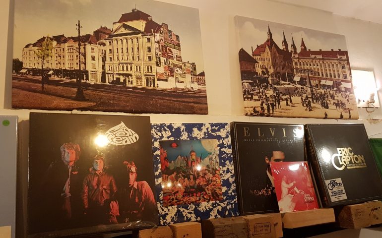 https://karpatiaettermek.hu/wp-content/uploads/2021/04/Temesvar-Viniloteca-Sorozo-6-770x480.jpg