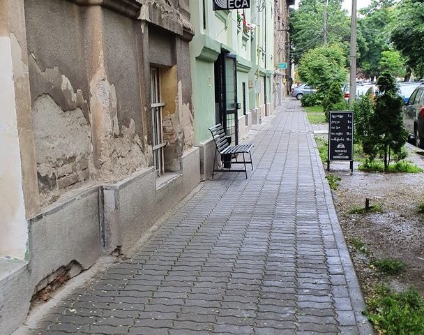 https://karpatiaettermek.hu/wp-content/uploads/2021/04/Temesvar-Viniloteca-Sorozo-7-608x480.jpg