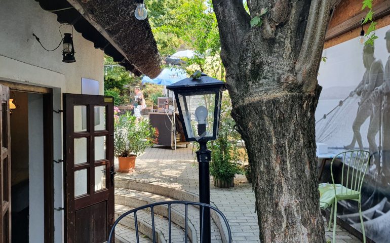 https://karpatiaettermek.hu/wp-content/uploads/2021/04/Tihany-Fish-Point-Etterem-5-770x480.jpg
