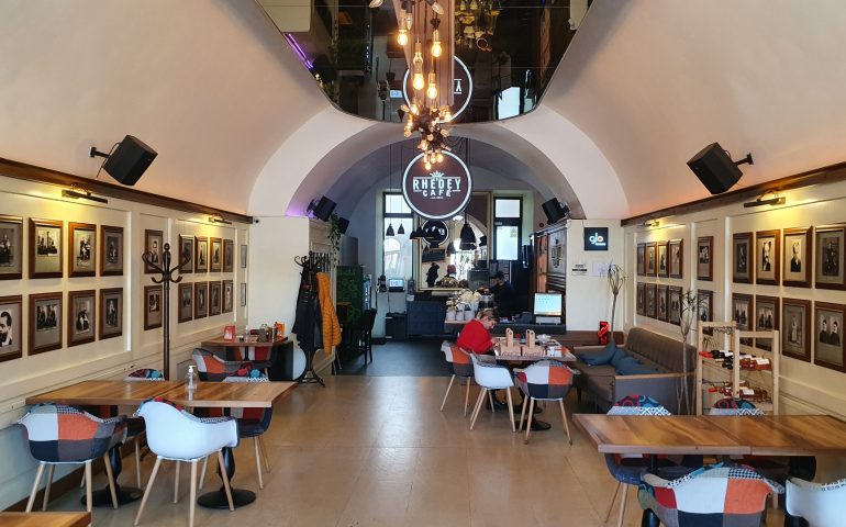 https://karpatiaettermek.hu/wp-content/uploads/2021/05/Kolozsvar-Cafe-Rhedey-Etterem-4-770x480.jpg