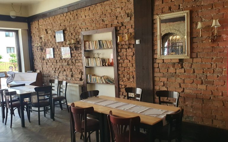 https://karpatiaettermek.hu/wp-content/uploads/2021/06/Dicsoszentmarton-Art-club-etterem-4-770x480.jpg
