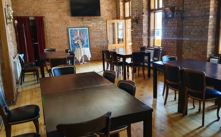 https://karpatiaettermek.hu/wp-content/uploads/2021/06/Dicsoszentmarton-Art-club-etterem-5-770x480.jpg