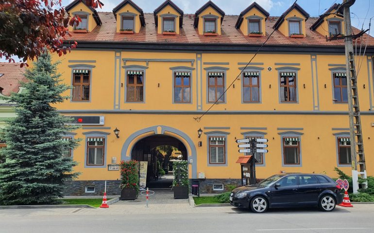 https://karpatiaettermek.hu/wp-content/uploads/2021/06/Erzsebetvaros-Baum-bistroteca-Bisztro-1-770x480.jpg
