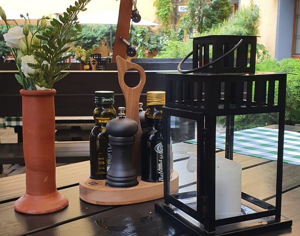 https://karpatiaettermek.hu/wp-content/uploads/2021/06/Erzsebetvaros-Baum-bistroteca-Bisztro-2-608x480.jpg