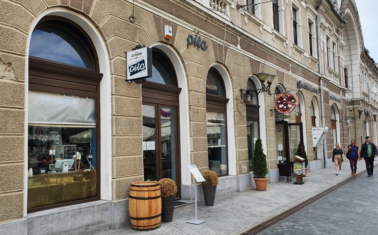 https://karpatiaettermek.hu/wp-content/uploads/2021/06/Nagyvarad-Pita-by-Graf-Street-food-gourmet-7-770x480.jpg