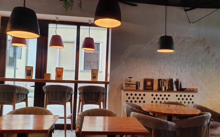 https://karpatiaettermek.hu/wp-content/uploads/2021/06/Nagyvarad-Snooz-Kavezo-7-770x480.jpg