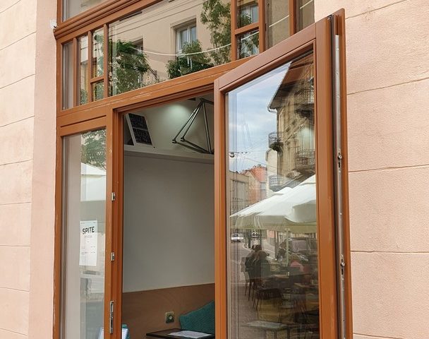 https://karpatiaettermek.hu/wp-content/uploads/2021/06/Nagyvarad-Spite-Kavezo-1-608x480.jpg