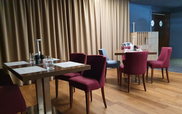 https://karpatiaettermek.hu/wp-content/uploads/2021/06/Nagyvarad-Steak-Hub-Etterem-3-770x480.jpg