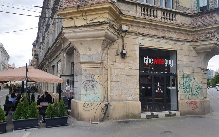 https://karpatiaettermek.hu/wp-content/uploads/2021/06/Temesvar-Wineguy-Borbar-2-770x480.jpg