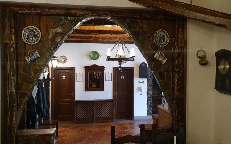 https://karpatiaettermek.hu/wp-content/uploads/2021/07/Korond-Arcso-fogado-es-etterem-6-770x480.jpg