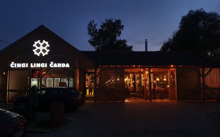 https://karpatiaettermek.hu/wp-content/uploads/2021/08/Bellye-Csingi-Lingi-Csarda-2-770x480.jpg