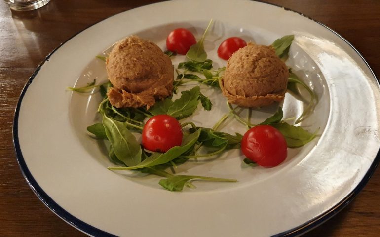 https://karpatiaettermek.hu/wp-content/uploads/2021/08/Bellye-Csingi-Lingi-Csarda-6-770x480.jpg