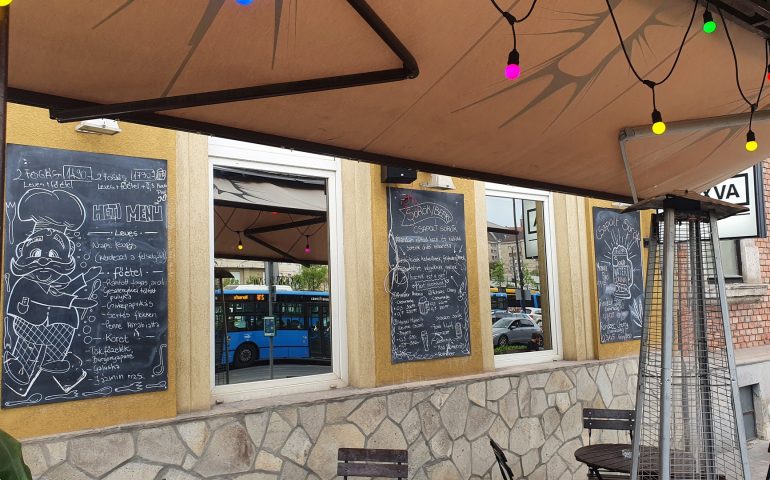 https://karpatiaettermek.hu/wp-content/uploads/2021/08/Budapest-Moxva-kert-Sorozo-2-770x480.jpg