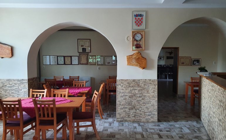 https://karpatiaettermek.hu/wp-content/uploads/2021/08/Csuza-Kovacs-Csarda-6-770x480.jpg