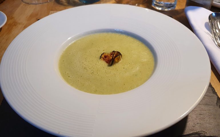 https://karpatiaettermek.hu/wp-content/uploads/2021/08/Eszek-Lumiere-Etterem-5-770x480.jpg