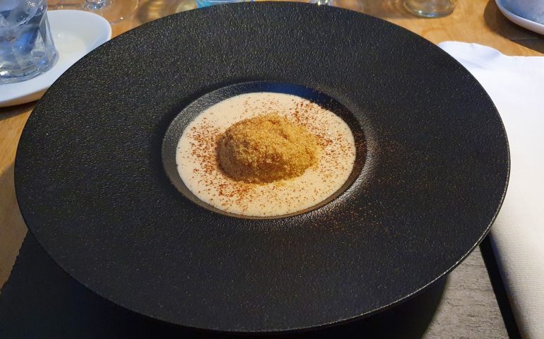 https://karpatiaettermek.hu/wp-content/uploads/2021/08/Eszek-Lumiere-Etterem-8-770x480.jpg