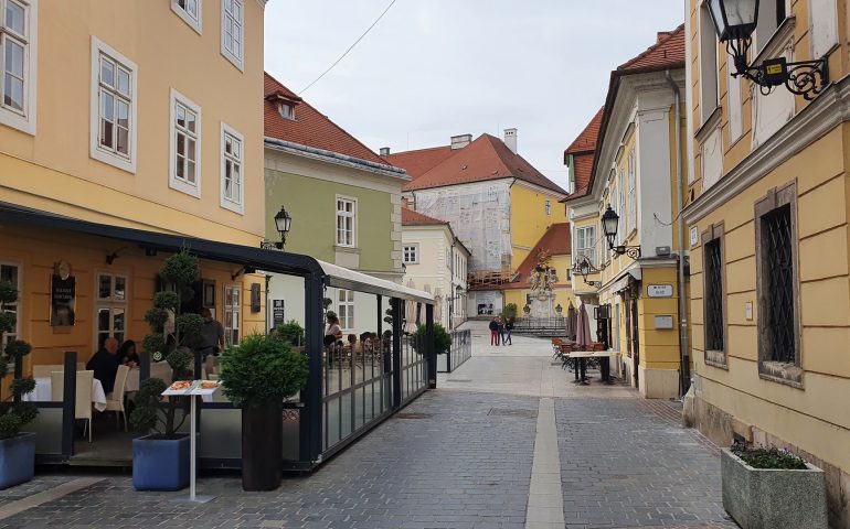 https://karpatiaettermek.hu/wp-content/uploads/2021/08/Gyor-La-Mareda-Etterem-2-770x480.jpg