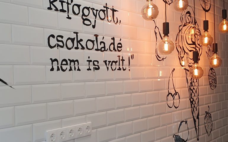 https://karpatiaettermek.hu/wp-content/uploads/2021/08/Gyula-Black-Sheep-Kavezo-es-Etterem-1-770x480.jpg