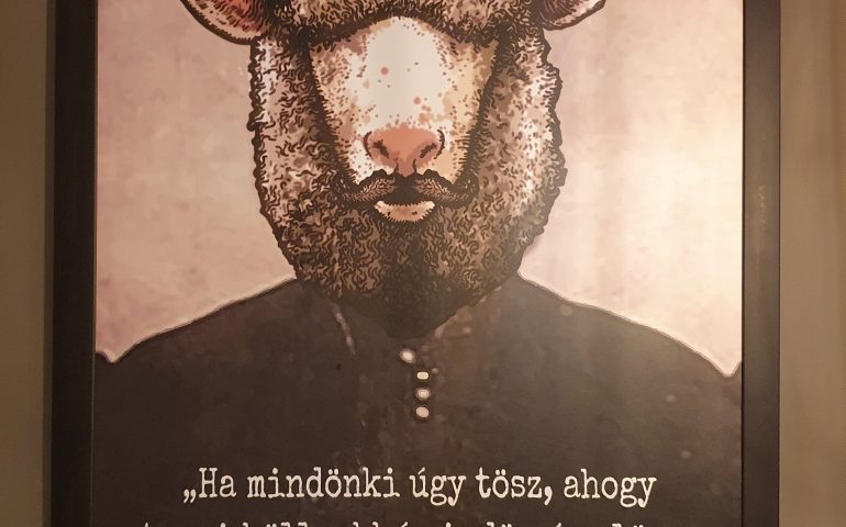 https://karpatiaettermek.hu/wp-content/uploads/2021/08/Gyula-Black-Sheep-Kavezo-es-Etterem-9-770x480.jpg