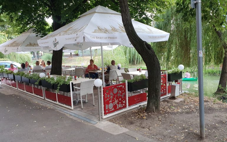https://karpatiaettermek.hu/wp-content/uploads/2021/08/Gyula-Rouge-Etterem-1-770x480.jpg