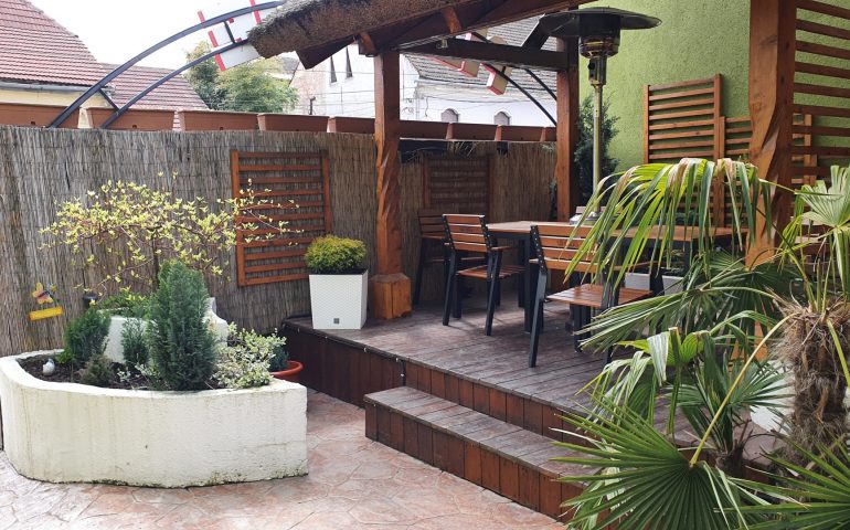 https://karpatiaettermek.hu/wp-content/uploads/2021/08/Karansebes-Casa-Jolie-Etterem-3-770x480.jpg