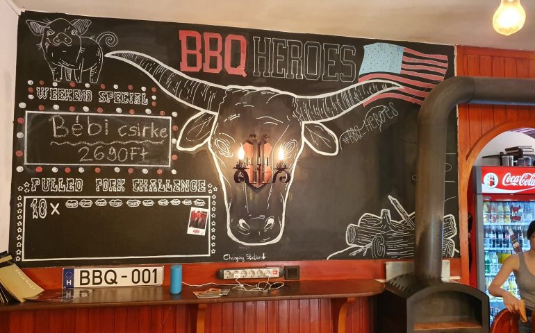 https://karpatiaettermek.hu/wp-content/uploads/2021/08/Kecskemet-BBQ-heroes-Etterem-8-770x480.jpg