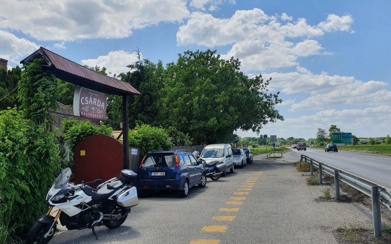 https://karpatiaettermek.hu/wp-content/uploads/2021/08/Szeged-Utkaparo-csarda-2-770x480.jpg