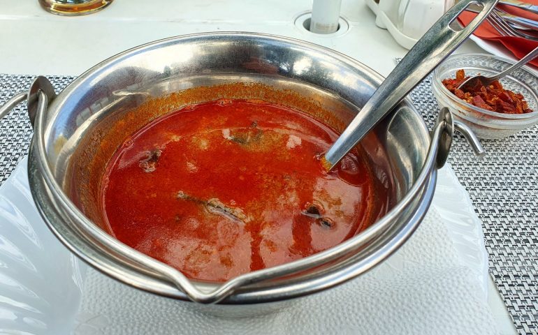 https://karpatiaettermek.hu/wp-content/uploads/2021/08/Szeged-Utkaparo-csarda-5-770x480.jpg