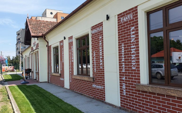 https://karpatiaettermek.hu/wp-content/uploads/2021/08/Temesvar-Smoking-BBQ-Etterem-2-770x480.jpg