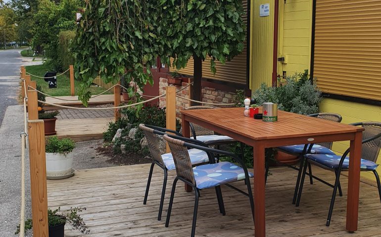 https://karpatiaettermek.hu/wp-content/uploads/2021/08/Zamardi-Tolgyfa-Etterem-1-770x480.jpg