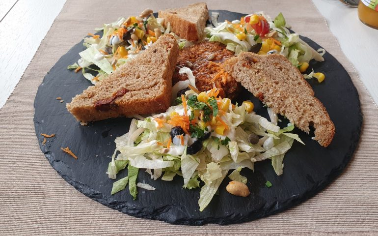 https://karpatiaettermek.hu/wp-content/uploads/2021/09/Balatonalmadi-Veganeeta-Etterem-5-770x480.jpg